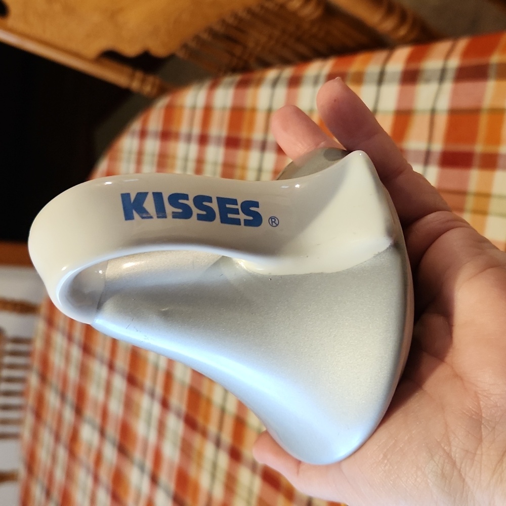 Vintage 2007 Hershey's Kisses - Picture 2 of 4